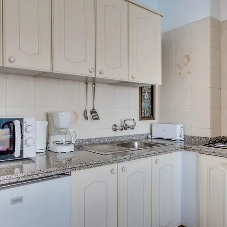 Y2e Lovely Pool View!! Close To Beach Apartment *